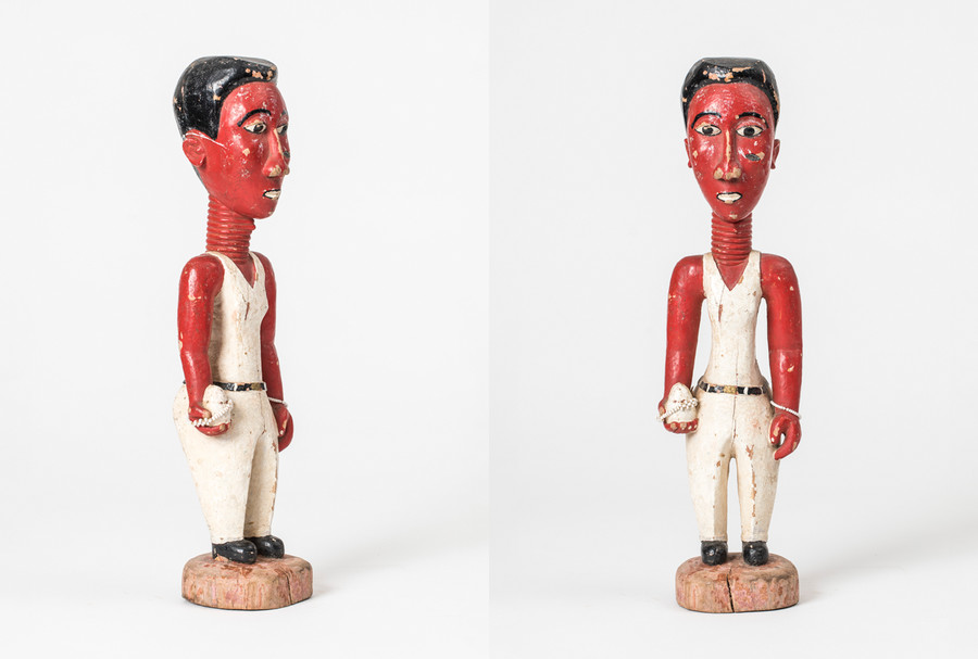 Ahnenfigur der Baule, Elfenbeinküste Holz, farbig gefasst, Glasperlen