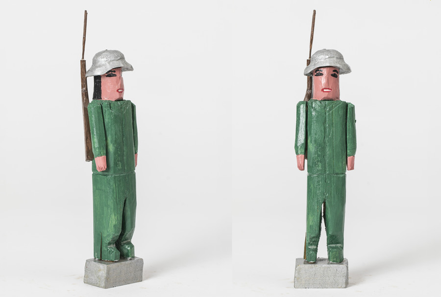 O.T. (Soldat) Holzplastik, farbig gefasst