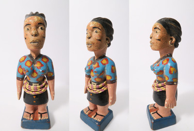 Zwillingsfiguren, Ewe, Ghana Holz, farbig gefasst, Glasperlen